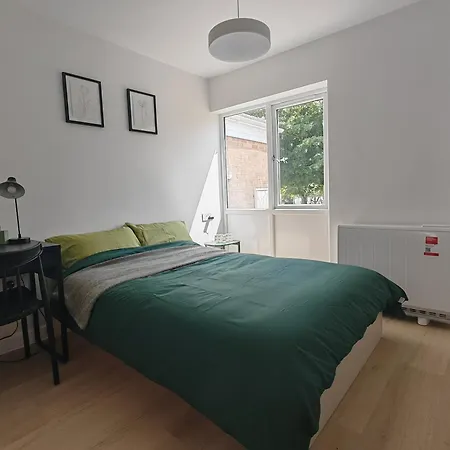 펜션 Gated 4 Guests House Free Parking