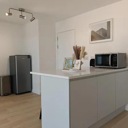 펜션 Gated 4 Guests House Free Parking
