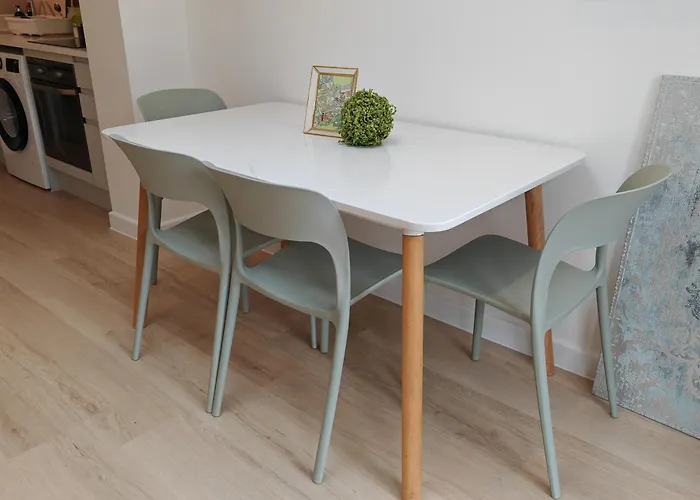 Gated 4 Guests House Free Parking Дом отдыха