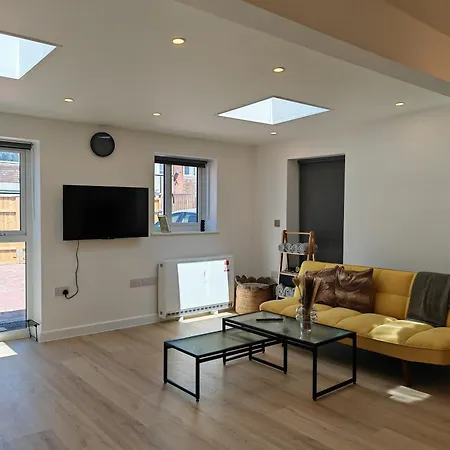 Gated 4 Guests House Free Parking * Bristol