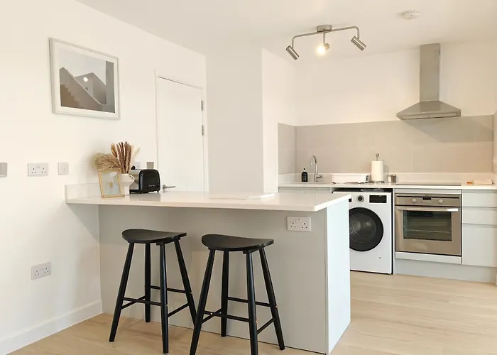 Gated 4 Guests House Free Parking Bristol