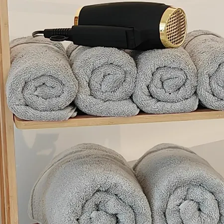 Gated 4 Guests House Free Parking